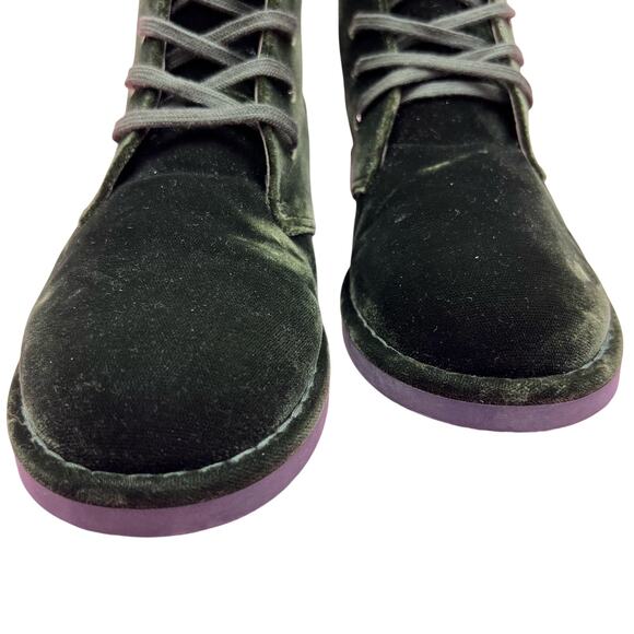 CHANEL Interlocking CC Logo Velvet Lace-Up Boots EU 38 US 8 Green Ankle Booties - Picture 3 of 16